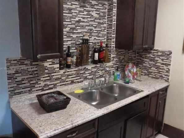 3260 NW 209th Ter, Miami Gardens FL 33056