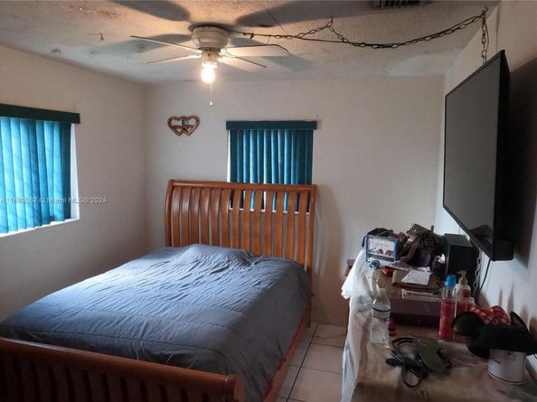 3260 NW 209th Ter, Miami Gardens FL 33056