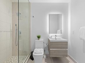 239 SW 9th St 2304, Miami FL 33130