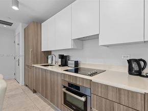 239 SW 9th St 2304, Miami FL 33130