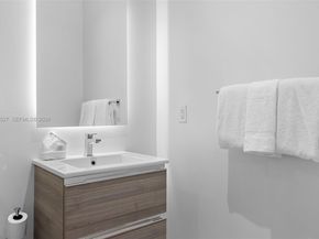 239 SW 9th St 2304, Miami FL 33130