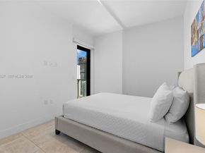 239 SW 9th St 2304, Miami FL 33130