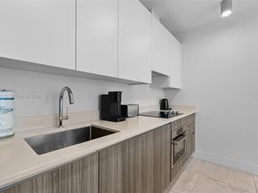 239 SW 9th St 2304, Miami FL 33130