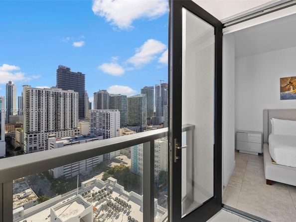 239 SW 9th St 2304, Miami FL 33130