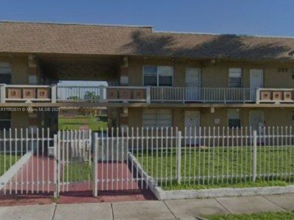 301 NW 177th St 136, Miami Gardens FL 33169