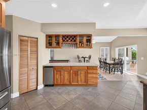 10376 SW 18th St, Davie FL 33324