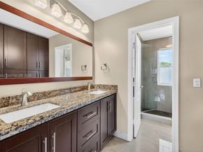 10376 SW 18th St, Davie FL 33324