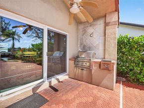 10376 SW 18th St, Davie FL 33324