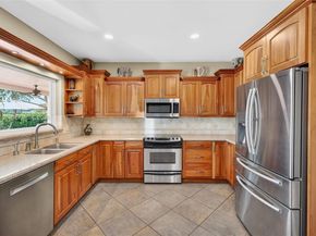 10376 SW 18th St, Davie FL 33324