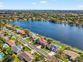 10376 SW 18th St, Davie FL 33324