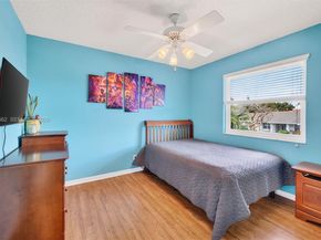 10376 SW 18th St, Davie FL 33324