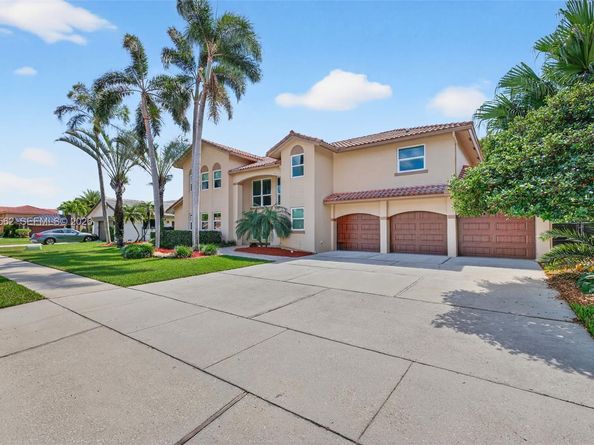 10376 SW 18th St, Davie FL 33324