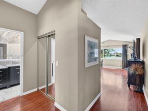 10376 SW 18th St, Davie FL 33324