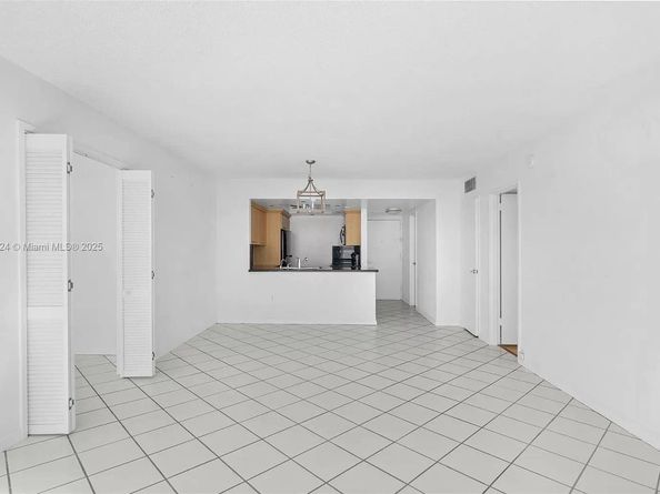 1228 West Ave 1415, Miami Beach FL 33139