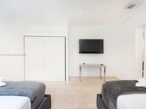 17650 NE 19th Ave, North Miami Beach FL 33162
