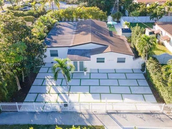 17650 NE 19th Ave, North Miami Beach FL 33162