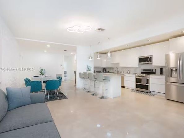 17650 NE 19th Ave, North Miami Beach FL 33162