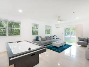 17650 NE 19th Ave, North Miami Beach FL 33162