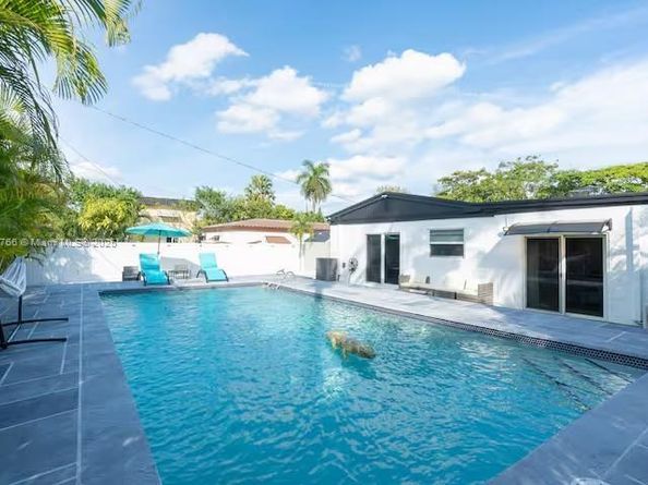 17650 NE 19th Ave, North Miami Beach FL 33162