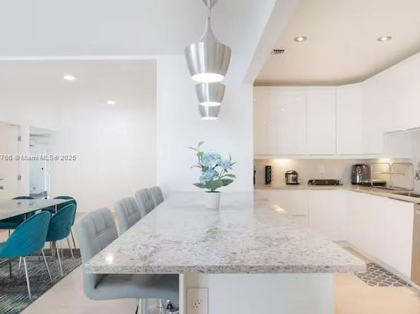 17650 NE 19th Ave, North Miami Beach FL 33162