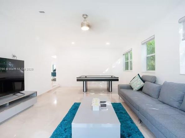 17650 NE 19th Ave, North Miami Beach FL 33162