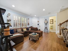 110 E Riverwalk Cir E, Plantation FL 33325