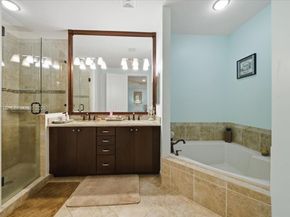 110 E Riverwalk Cir E, Plantation FL 33325