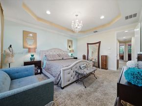 110 E Riverwalk Cir E, Plantation FL 33325