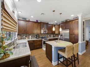110 E Riverwalk Cir E, Plantation FL 33325