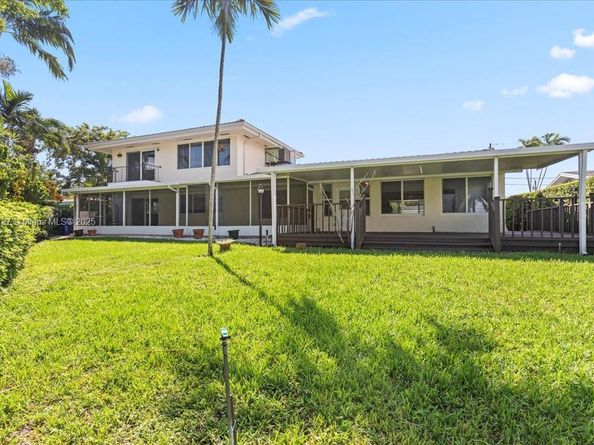 1961 NE 188th St, Miami FL 33179