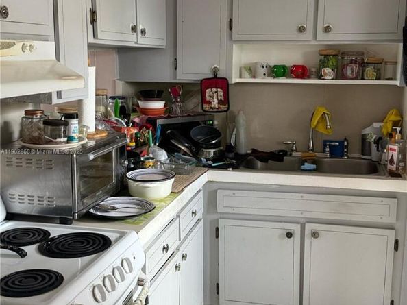 18555 NE 14th Ave 715, Miami FL 33179