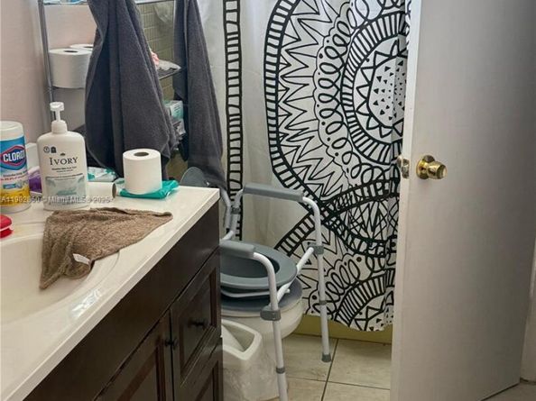 18555 NE 14th Ave 715, Miami FL 33179