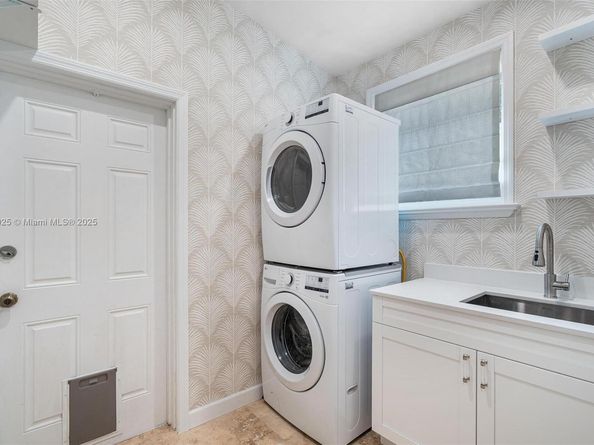 9357 NE 9th Pl, Miami Shores FL 33138