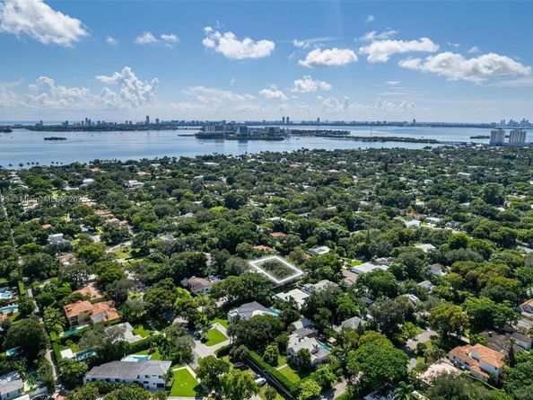 9357 NE 9th Pl, Miami Shores FL 33138