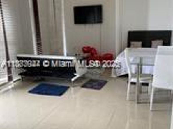 770 NE 69th St 1E, Miami FL 33138