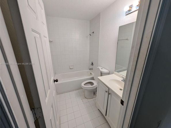 2826 SE 16th Ave 115, Homestead FL 33035