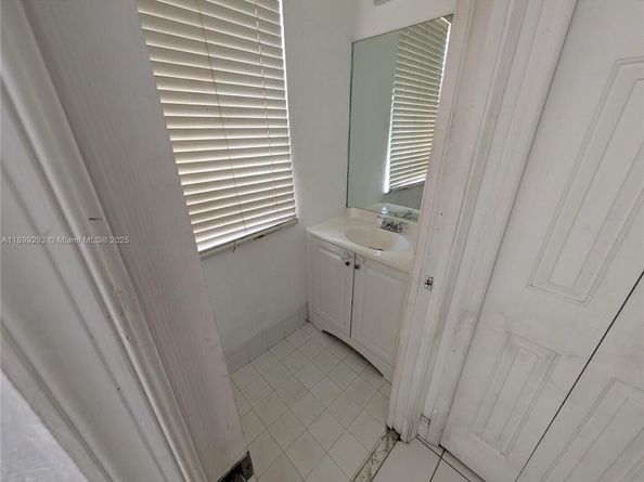 2826 SE 16th Ave 115, Homestead FL 33035