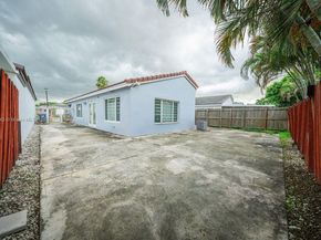 17404 SW 142nd Pl, Miami FL 33177
