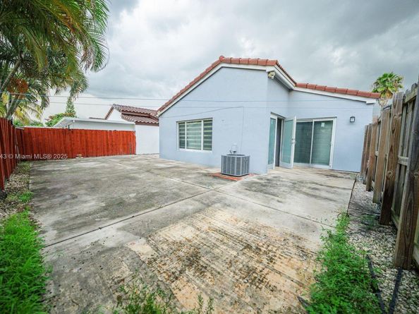 17404 SW 142nd Pl, Miami FL 33177