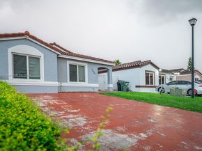 17404 SW 142nd Pl, Miami FL 33177