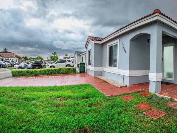17404 SW 142nd Pl, Miami FL 33177