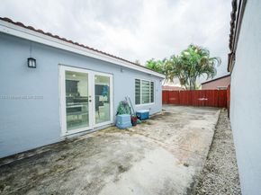 17404 SW 142nd Pl, Miami FL 33177