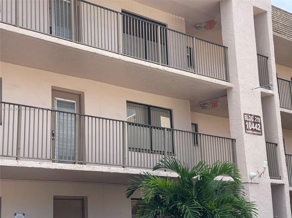 10442 Sunrise Lakes Blvd 303, Sunrise FL 33322