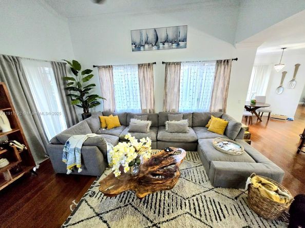 1906 SE 23rd Ct, Homestead FL 33035