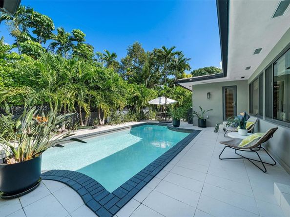 1043 NE 98th St, Miami Shores FL 33138