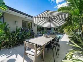 1043 NE 98th St, Miami Shores FL 33138