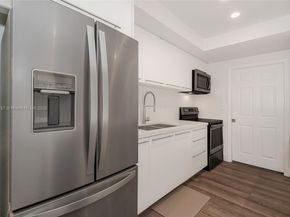 9725 NW 52nd St 213, Doral FL 33178