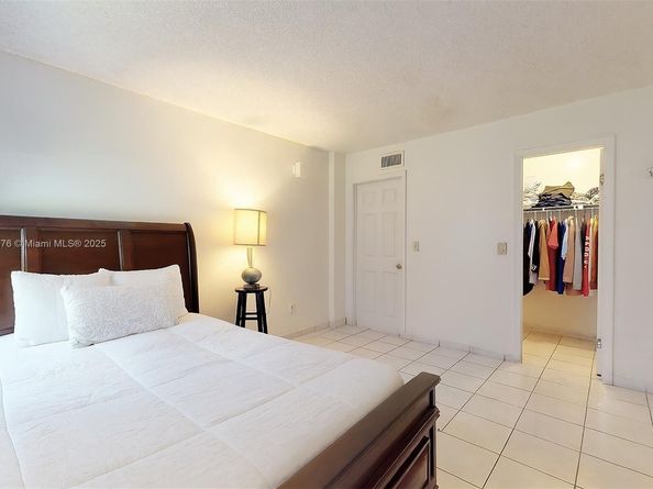 8841 W Flagler St 103, Miami FL 33174