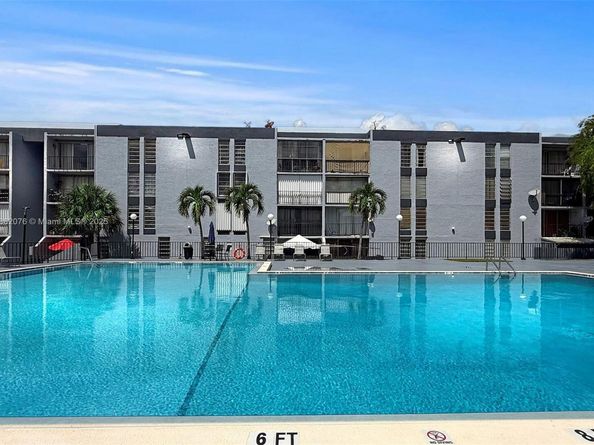 8841 W Flagler St 103, Miami FL 33174