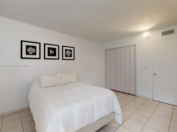 8841 W Flagler St 103, Miami FL 33174